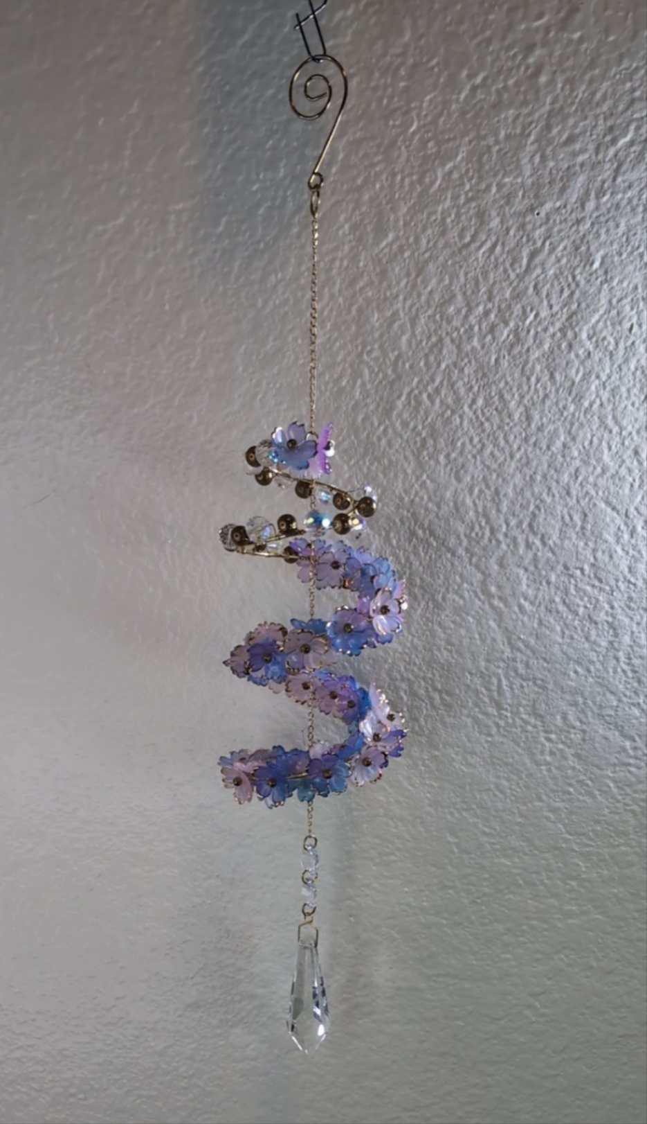 Floral twist suncatcher