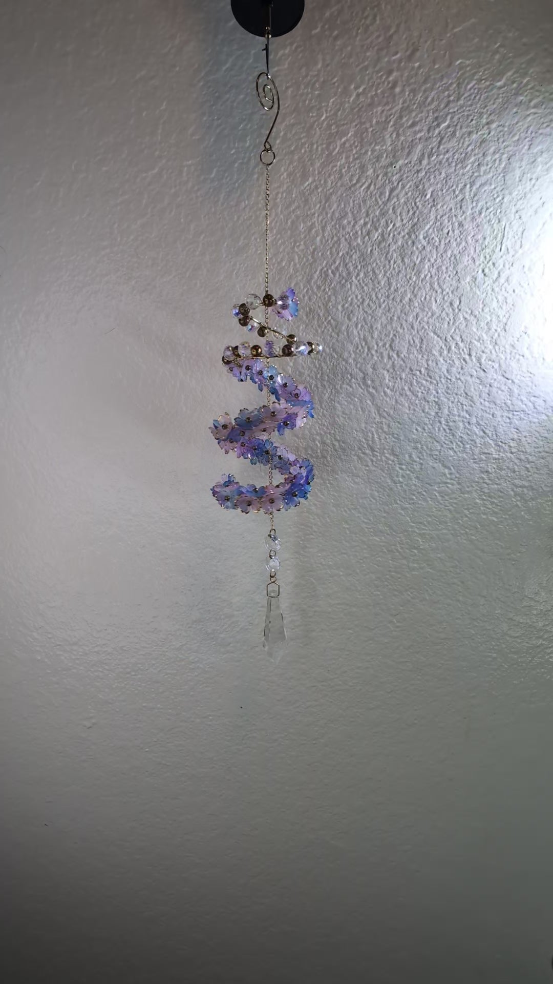 Floral twist suncatcher