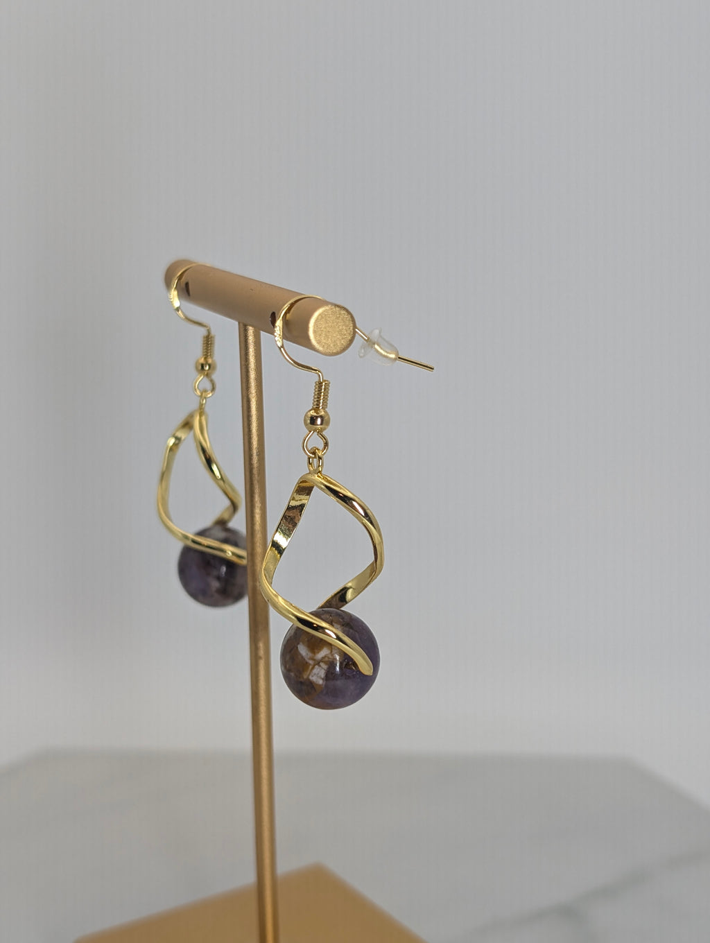 Sage Amethyst Gold Twist Earring
