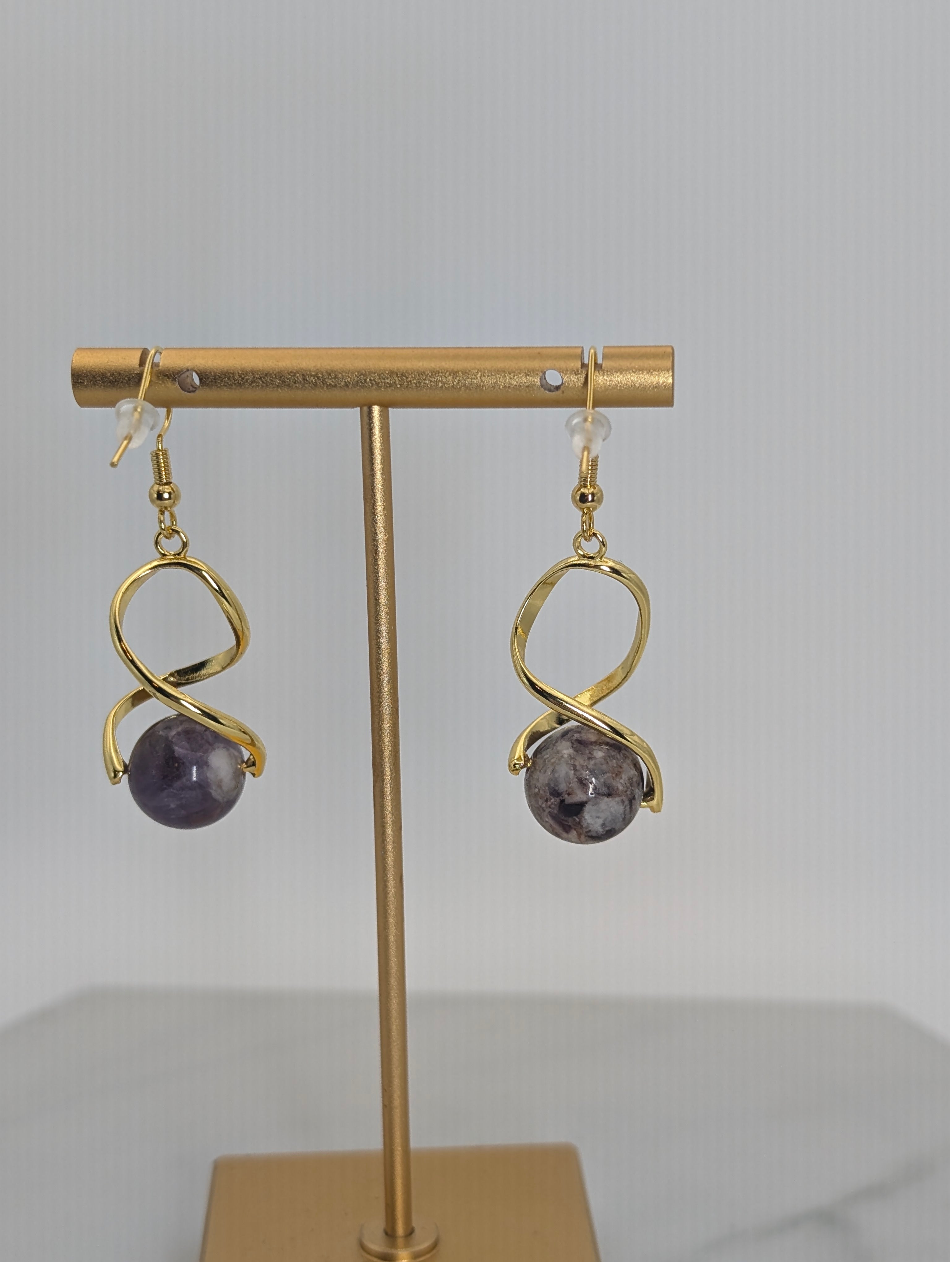 Sage Amethyst Gold Twist Earring