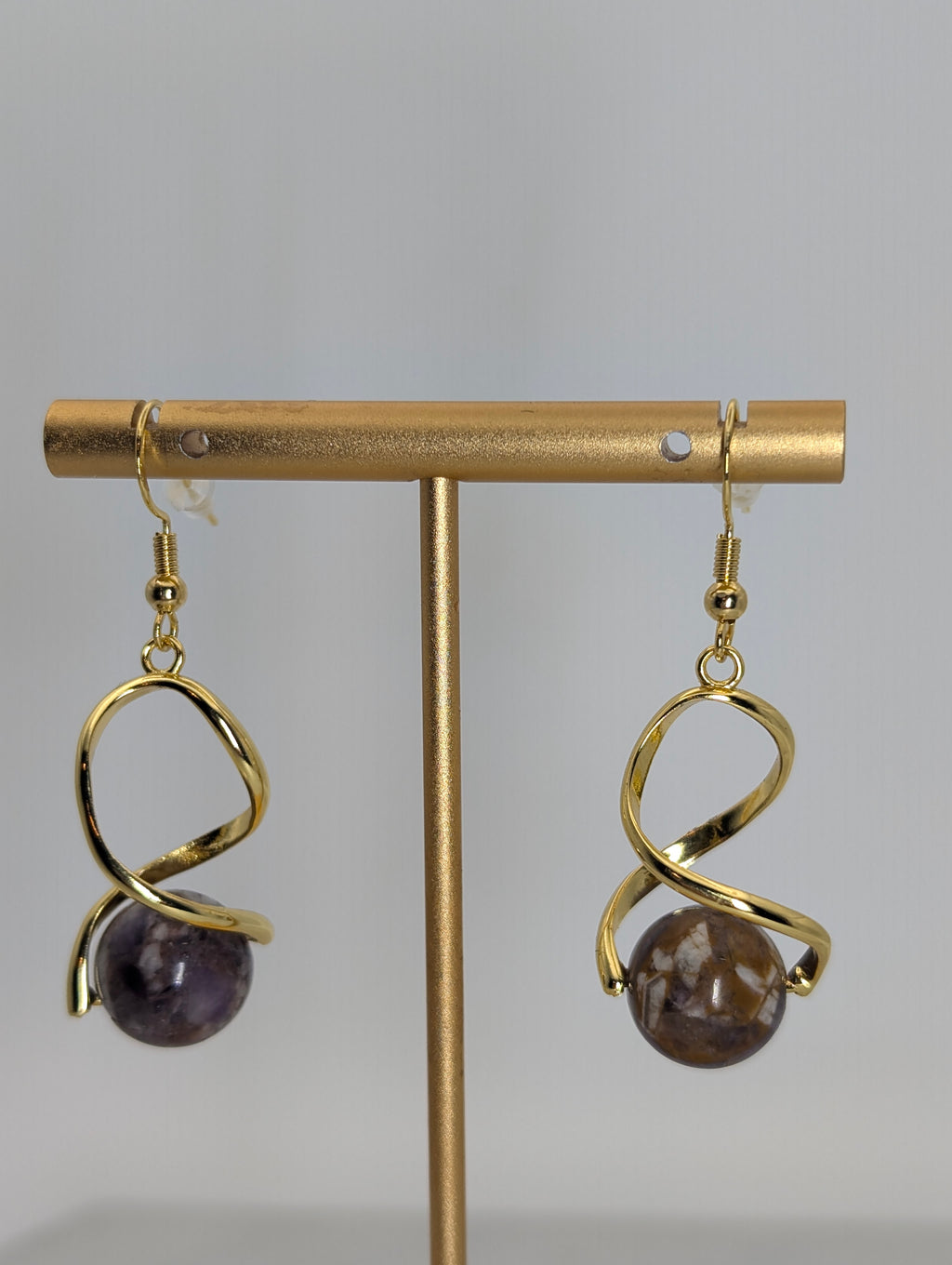 Sage Amethyst Gold Twist Earring